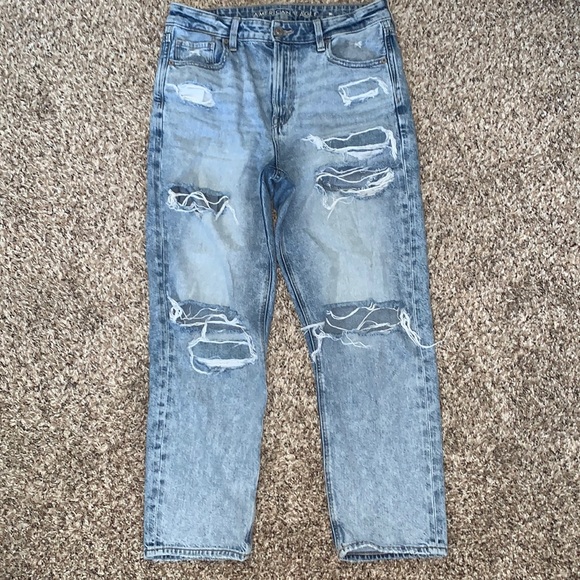 American Eagle Outfitters Denim - 🌟American Eagle Mom Jeans🌟
